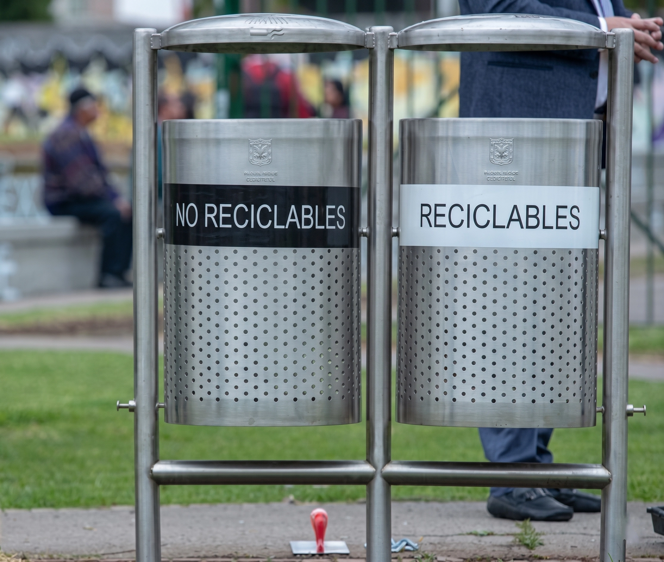 Marcación de canecas gestión ambiental